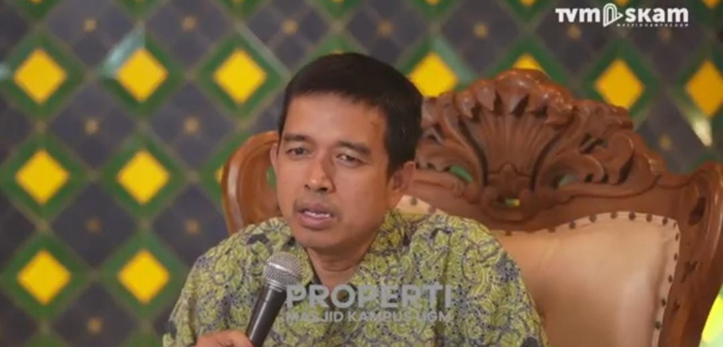 Akademisi Universitas Gadjah Mada (UGM) Hempri Suyatna. (Youtube/Masjid Kampus UGM)