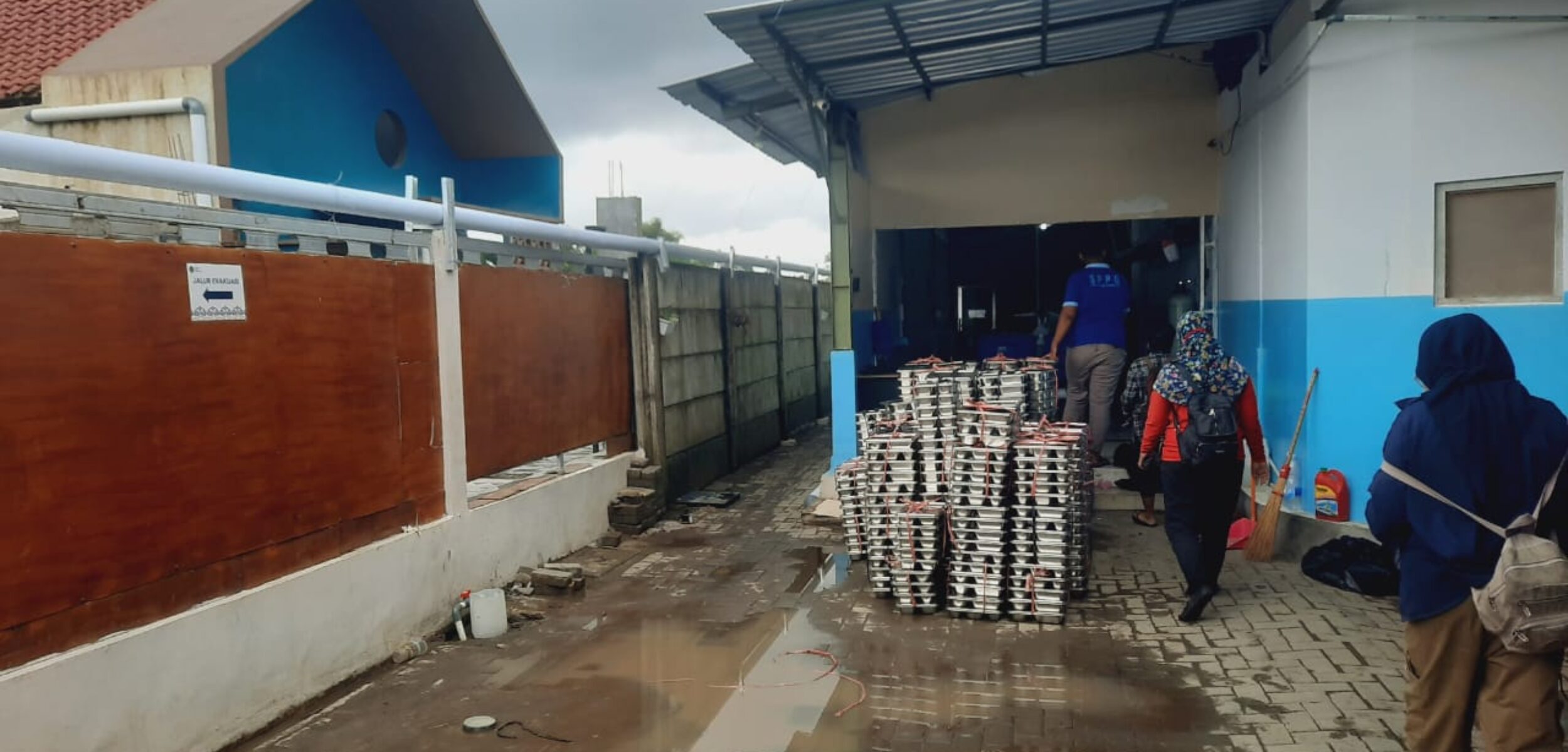 Suasana Satuan Pelayanan Pemenuhan Gizi (SPPG) di Sleman. (Hadid Husaini)