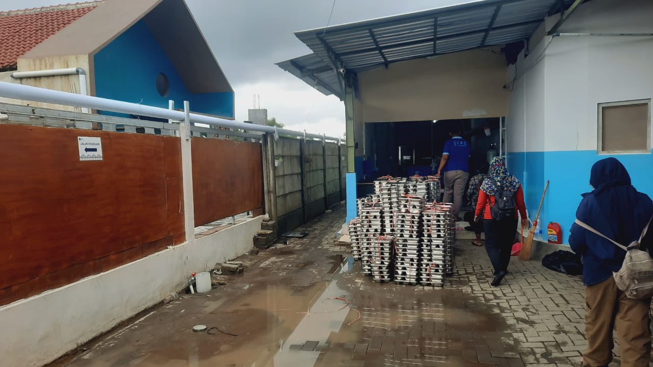 ratusan siswa keracunan