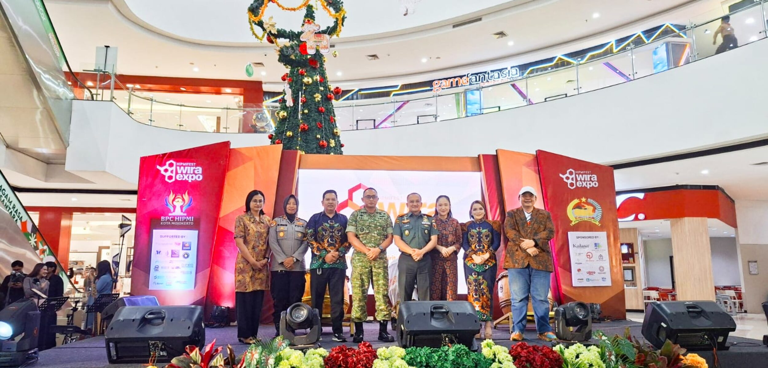 Foto bersama setalah pembukaan Wira Expo (Astrid/Kabarterdepan.com)