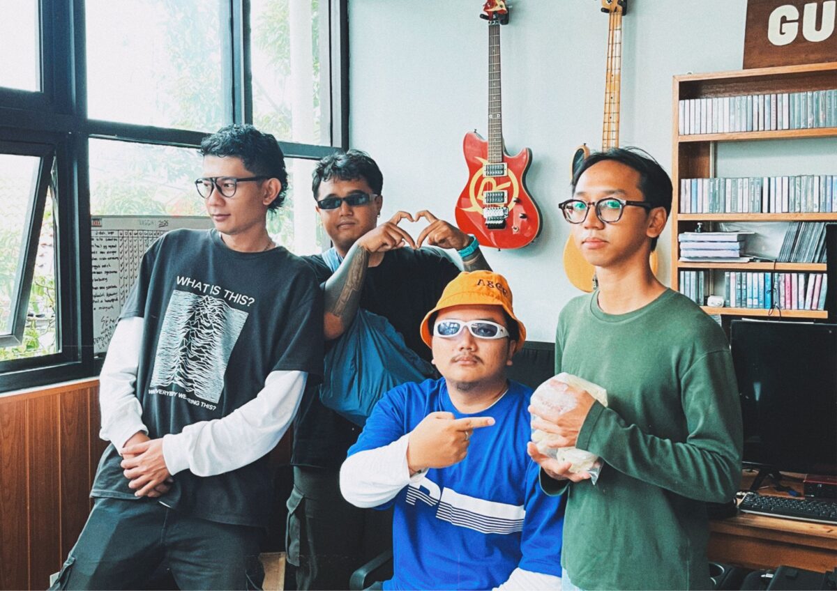 Band asal Malang, Peni, kembali merilis karya terbarunya yang berjudul “Kota”. (Istimewa)
