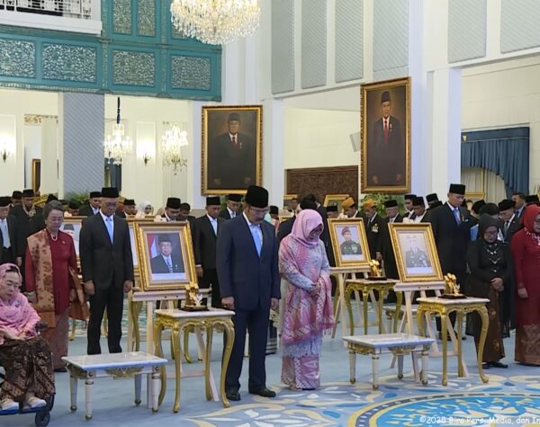 Presiden Prabowo Anugerahkan Gelar Pahlawan Nasional kepada 10 Tokoh, Gus Dur dan Soeharto Termasuk