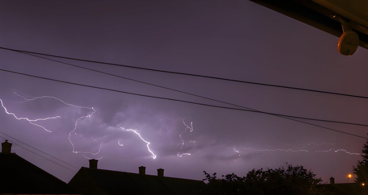 cuaca jawa tengah hujan petir