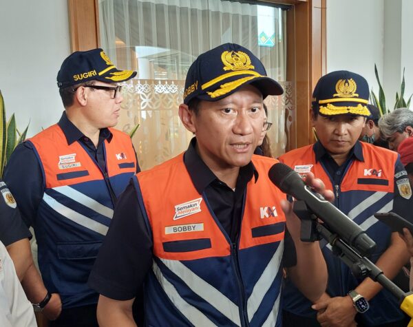 Dirut KAI, Bobby Rasyidin saat ditemui di Stasiun Gubeng. (Husni Habib/Kabarterdepan.com)