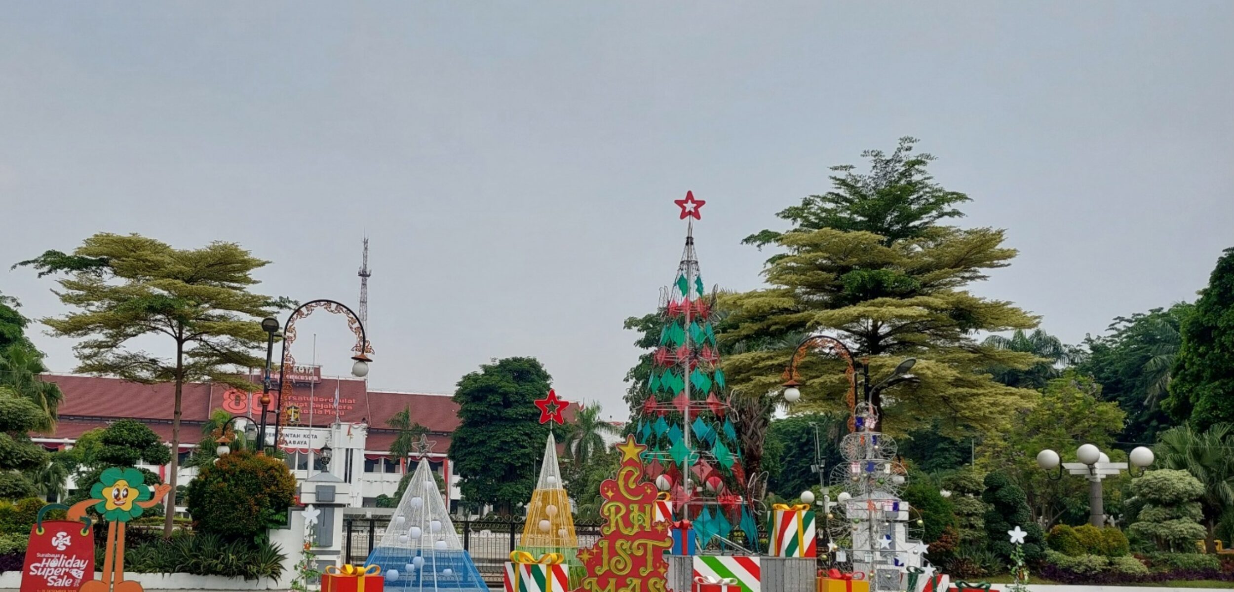 Surabaya Percantik Kota dengan Dekorasi Natal, Tegaskan Diri sebagai Kota Toleransi