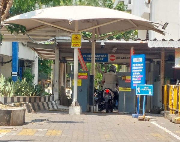 Surabaya Wajibkan Pembayaran Parkir Digital Mulai Januari 2026, Pelanggar Kena Sanksi
