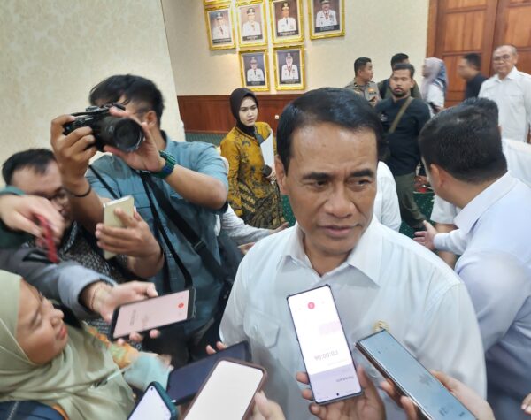 Menteri Pertanian Andi Amran Sulaiman saat ditemui di Gedung Negara Grahadi. (Husni Habib/Kabarterdepan.com)