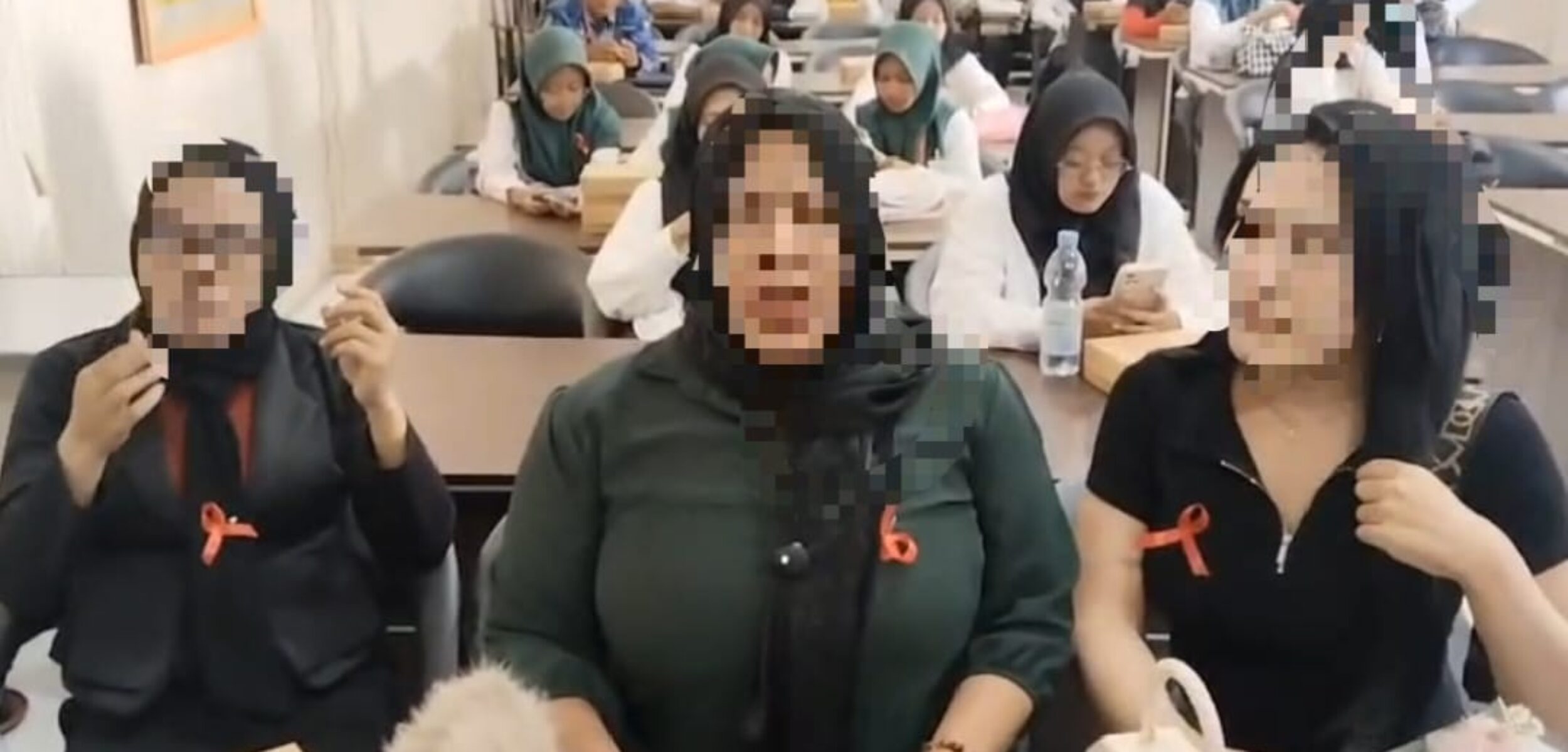 Komunitas waria yang hadir pada kegiatan Dinkes &amp; KB Sampang (fais/kabarterdepan.com)