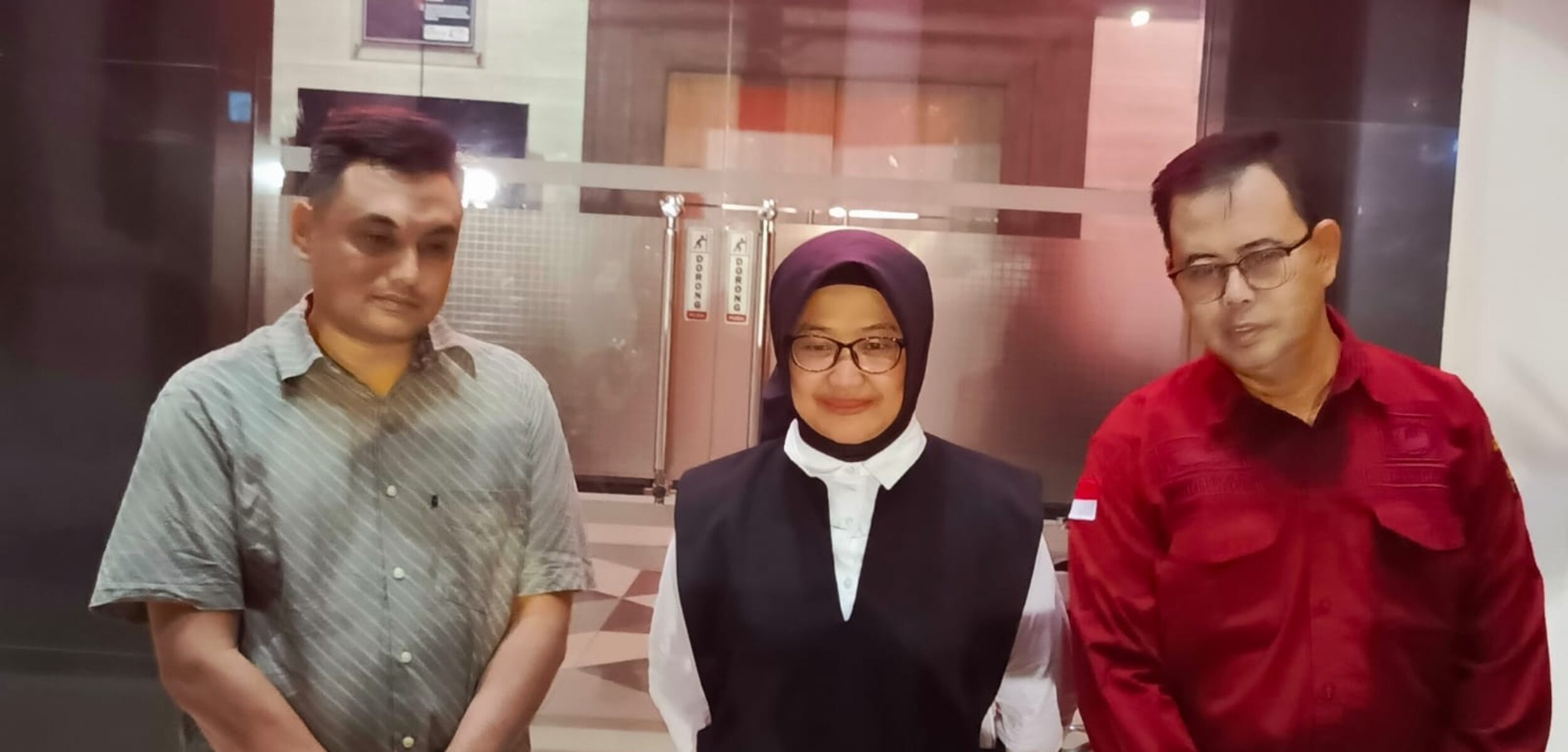 Kejari Sampang saat melakukan rilis pada awak media (fais/kabarterdepan.com)