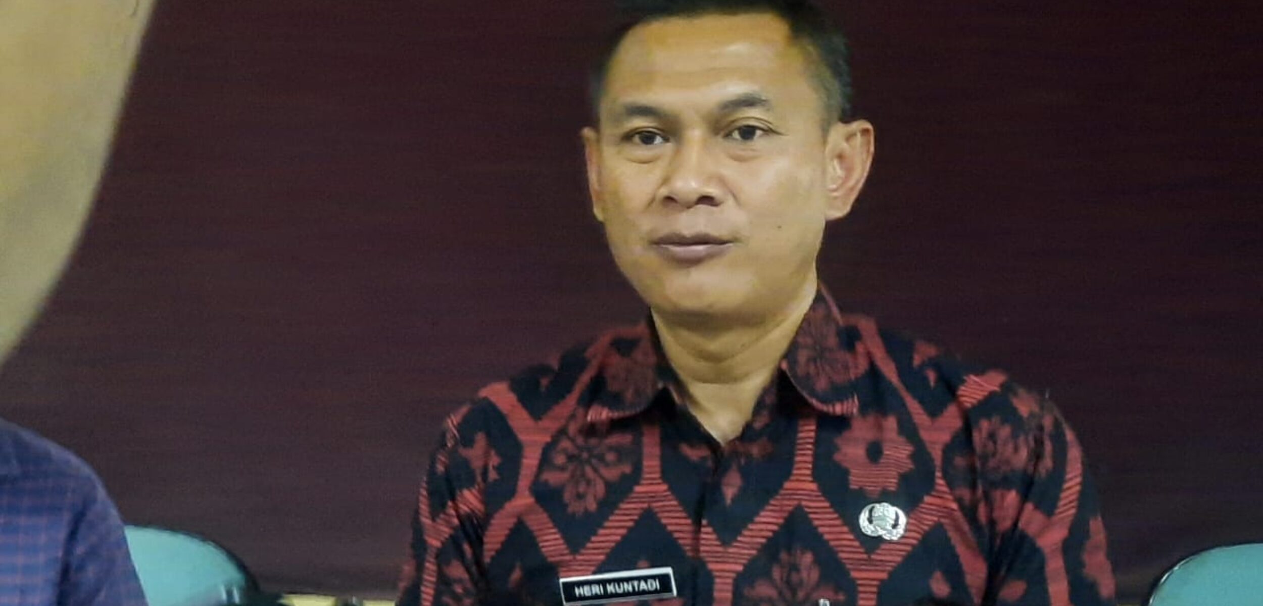 Kepala Dinas Perhubungan Sleman Heru Kuntadi saat diwawancarai soal bus sekolah Rakyat. (Hadid Husaini/kabarterdepan.com)