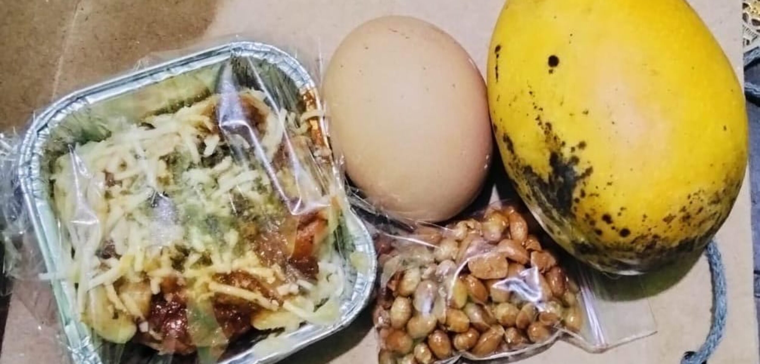 Menu MBG di Jombang yang dinilai tak layak dan telah diberikan kepada para siswa. (istimewa) 