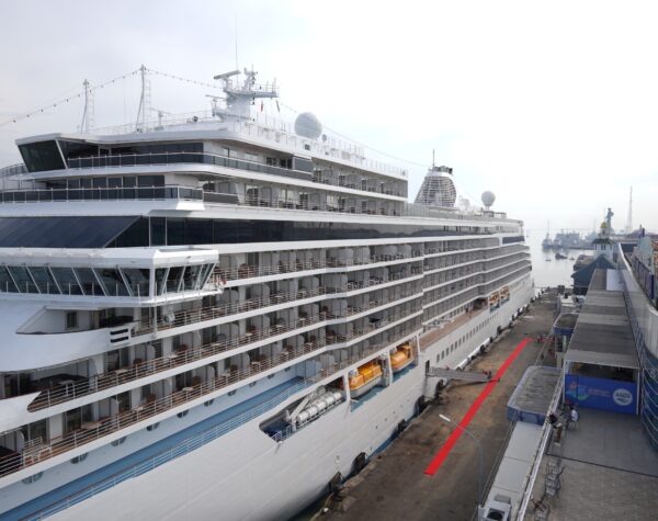 MV Seven Seas Explorer Kembali Bersandar di Pelabuhan Tanjung Perak Surabaya