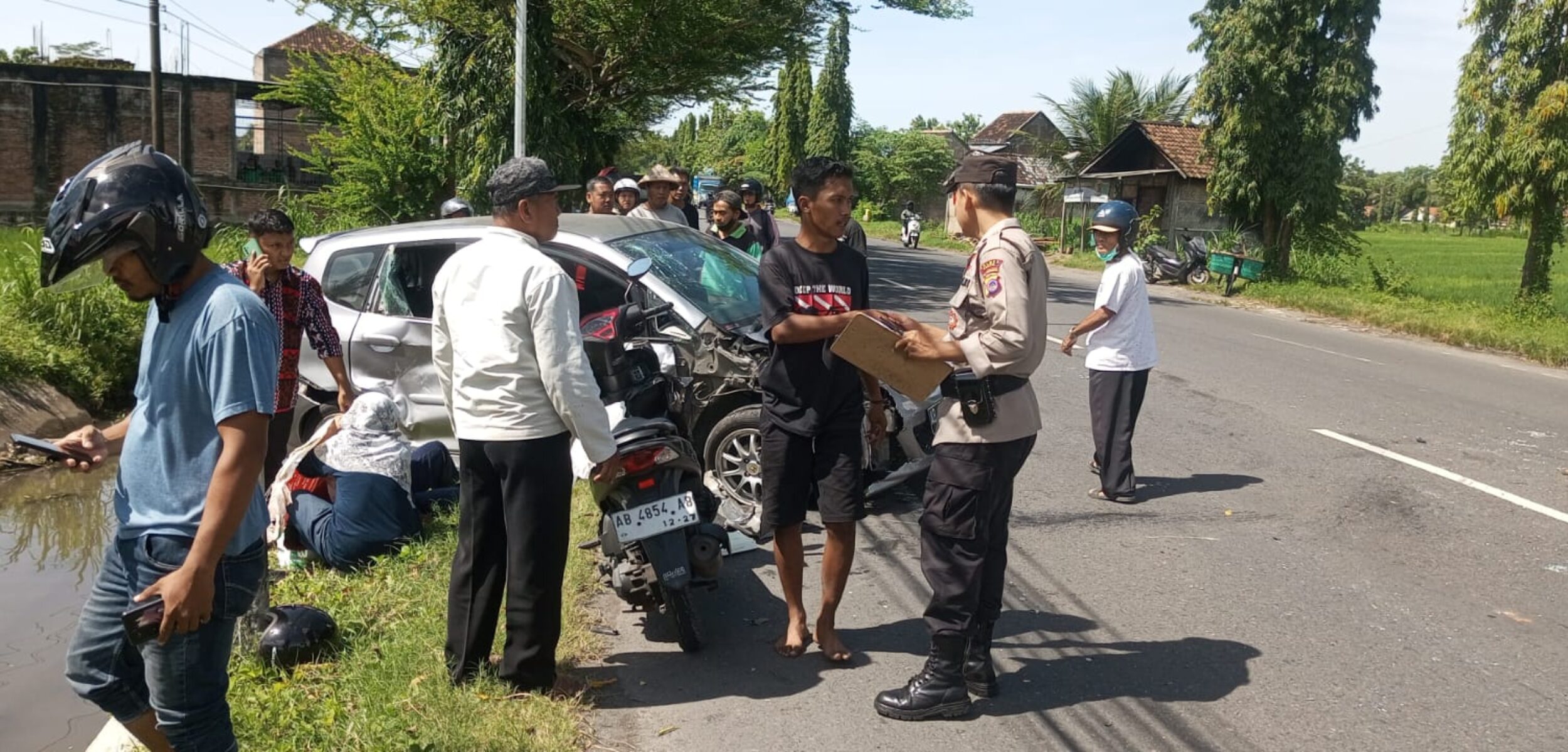 Kecelakaan beruntun di Srandakan, Bantul, Sabtu (20/12/2025). (Polres Bantul for kabarterdepan.com)