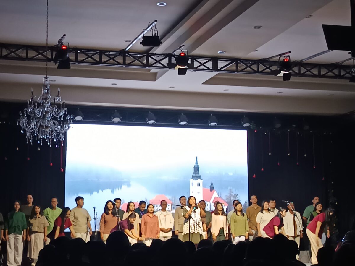 Natal Gereja Bethel Tabernakel Kota Mojokerto. (Ezra/kabarterdepan.com) 