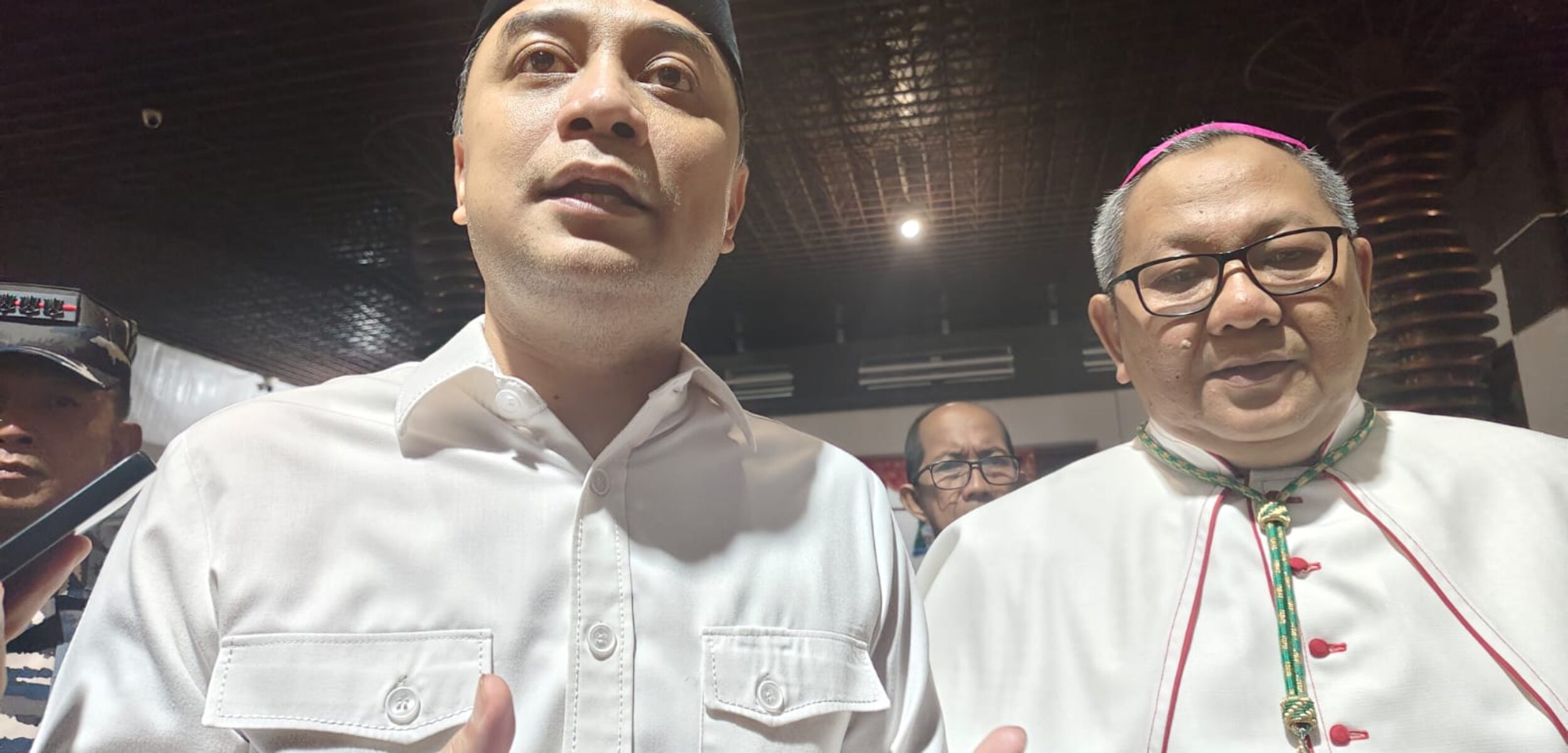 Wali Kota Surabaya Tinjau Gereja Jelang Natal, Jamin Keamanan dan Kenyamanan Jemaat