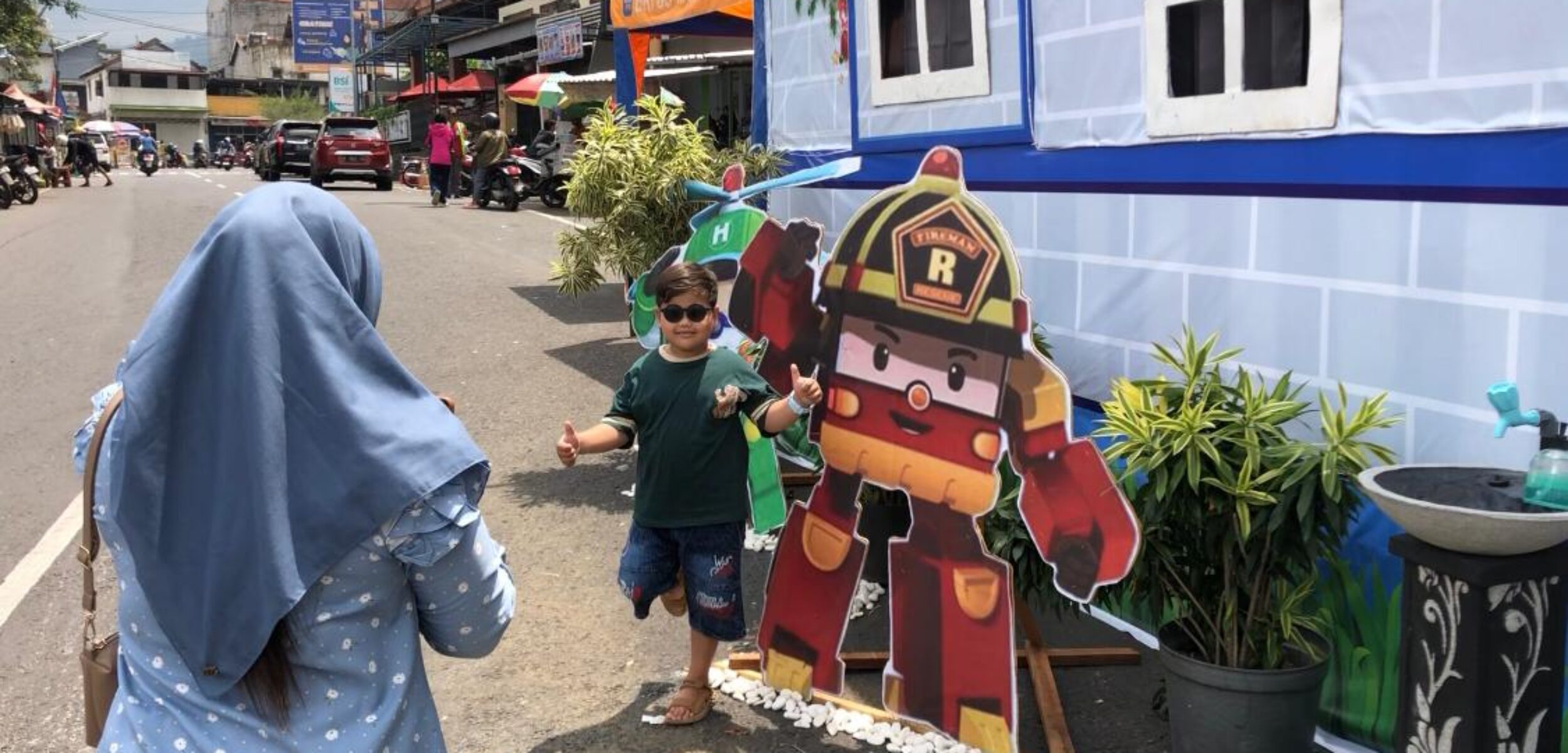 Pos Pelayanan di Pacet ini jadi Spot foto. (Redaksi/kabarterdepan.com) 