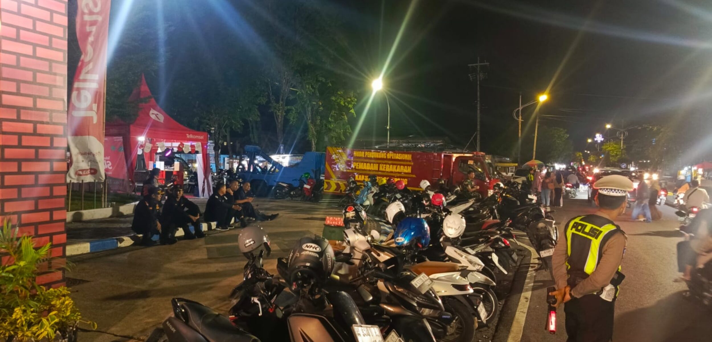 Potret depan pospam Polres Sampang alun-alun Trunojoyo (fais/kabarterdepan.com)