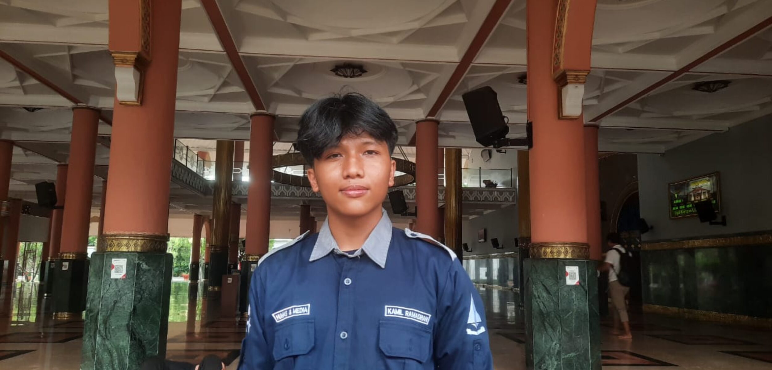 Founder dan volunteer Spirit of Hope, Inclusion, and Nutrition Equality (SHINE) Yogyakarta, Kamil Ramadhan fokus beri pendampingan anak Cerebral Palsy. (Hadid Husaini)