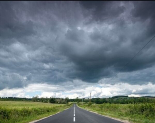 Ilustrasi cuaca ektrem berpotensi melanda jawa tengah beberapa hari kedepan (freepick)