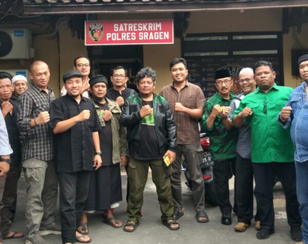 Perwaklian Gerakan Pemuda Ka'bah Provinsi Jawa Tengah di Mapolres Sragen akan memantau proses hukum tanah Wakaf.   (masrikin/kabarterdepan.com)