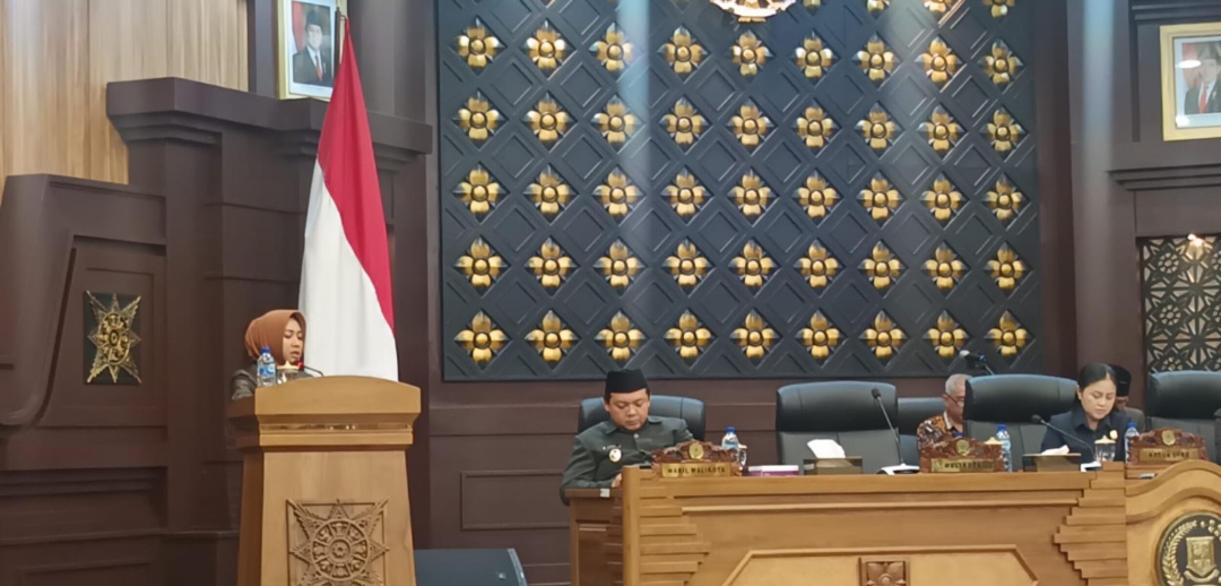 Wali Kota Mojokerto Hadiri Rapat Paripurna DPRD, Tentukan Arah Raperda Aset Daerah