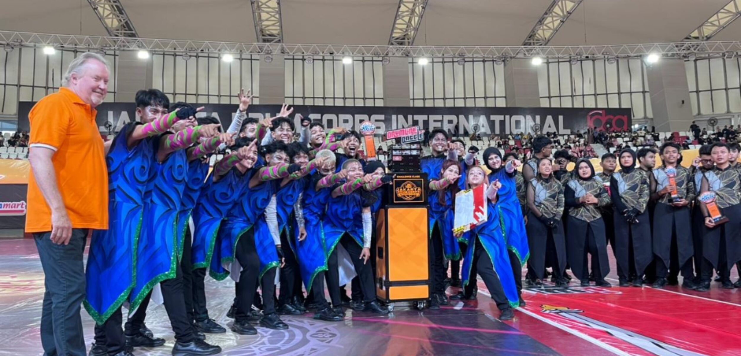 Foto bersama atlet Jember Marching Band yang sukses di JDCI Jakarta. (Lana Rumanta/kabarterdepan.com)