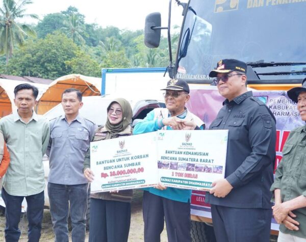 Solidaritas Sumbar: Dharmasraya Peduli Salurkan Bantuan 2,5 Ton Beras dan Rp100 Juta ke Tanah Datar