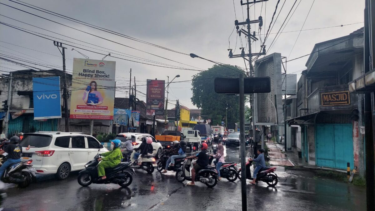 WhatsApp Image 2025 12 08 at 12.19.06 PM 1 Traffic Light