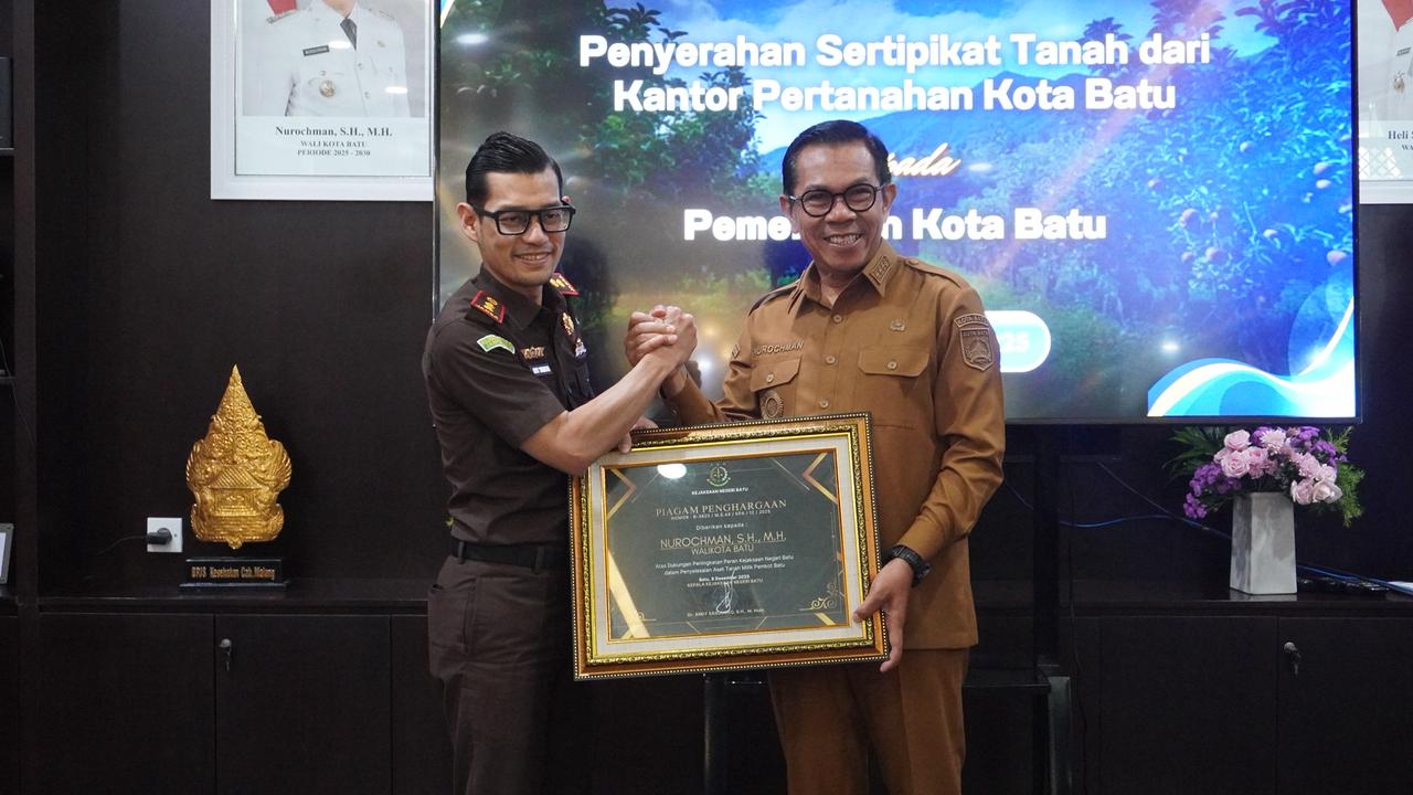 WhatsApp Image 2025 12 17 at 3.50.26 PM 1 1 Kejari Batu