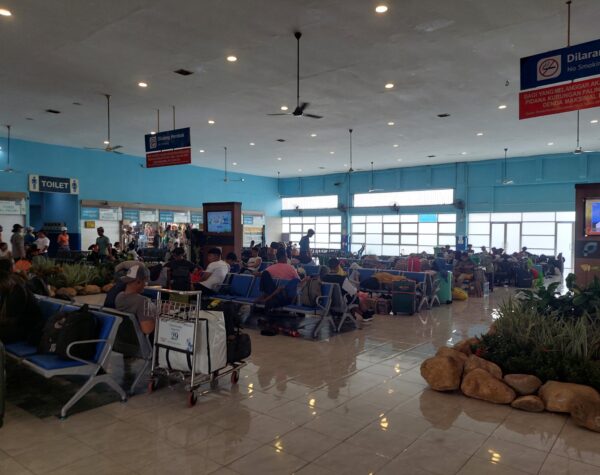 Suasana terminal penumpang di Pelabuhan Tanjung Perak. (Husni Habib/Kabarterdepan.com)