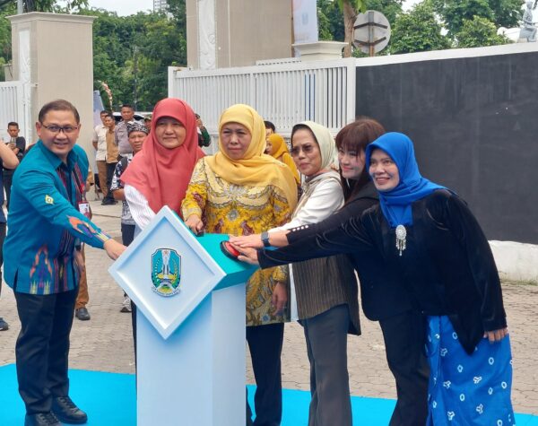 Gubernur Jatim Resmikan SLB Negeri Pertama di Surabaya