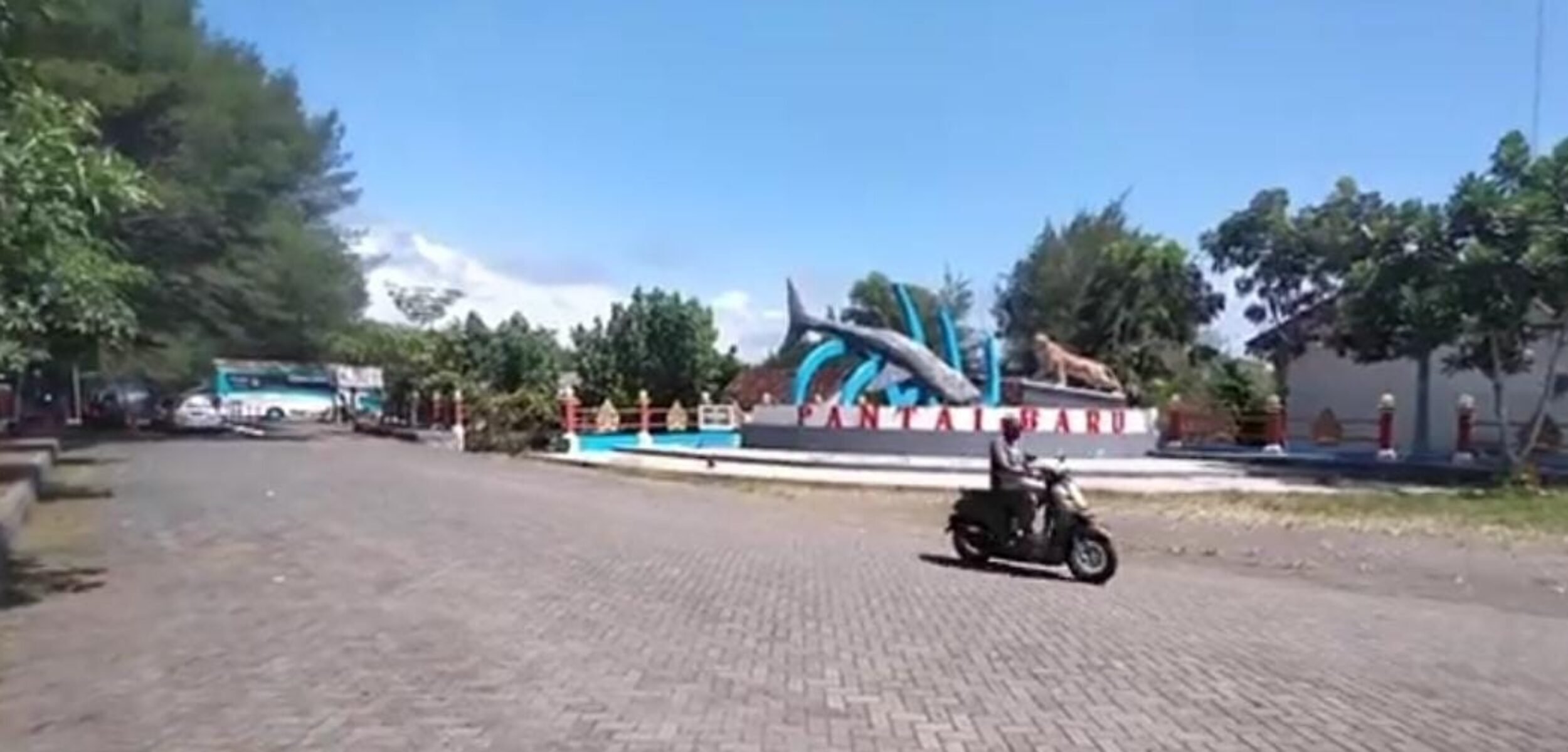 Suasana Pantai Baru, Srandakan, Bantul, DIY. (Youtube/@kebun_salju)