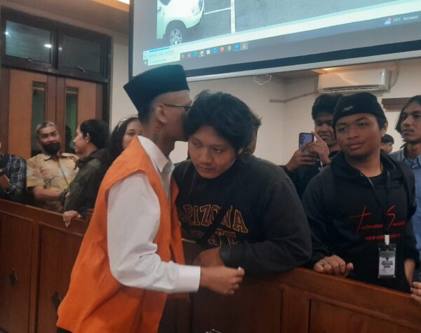 Riwayat Hidup Terdakwa Pembakaran Tenda Disorot Hakim