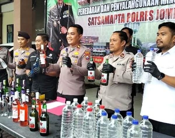 IMG 20260122 WA0088 1 Polres Jombang saat Pers Rilis Tunjukkan Barang Bukti