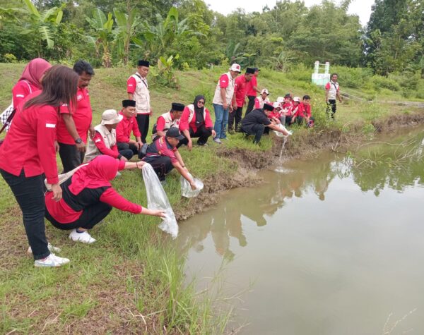 Memperingati Hari Ulang Tahun (HUT) ke-53 PDI Perjuangan sekaligus ulang tahun Ketua Umum PDI Perjuangan Prof. Dr. (H.C.) Hj. Megawati Soekarnoputri,