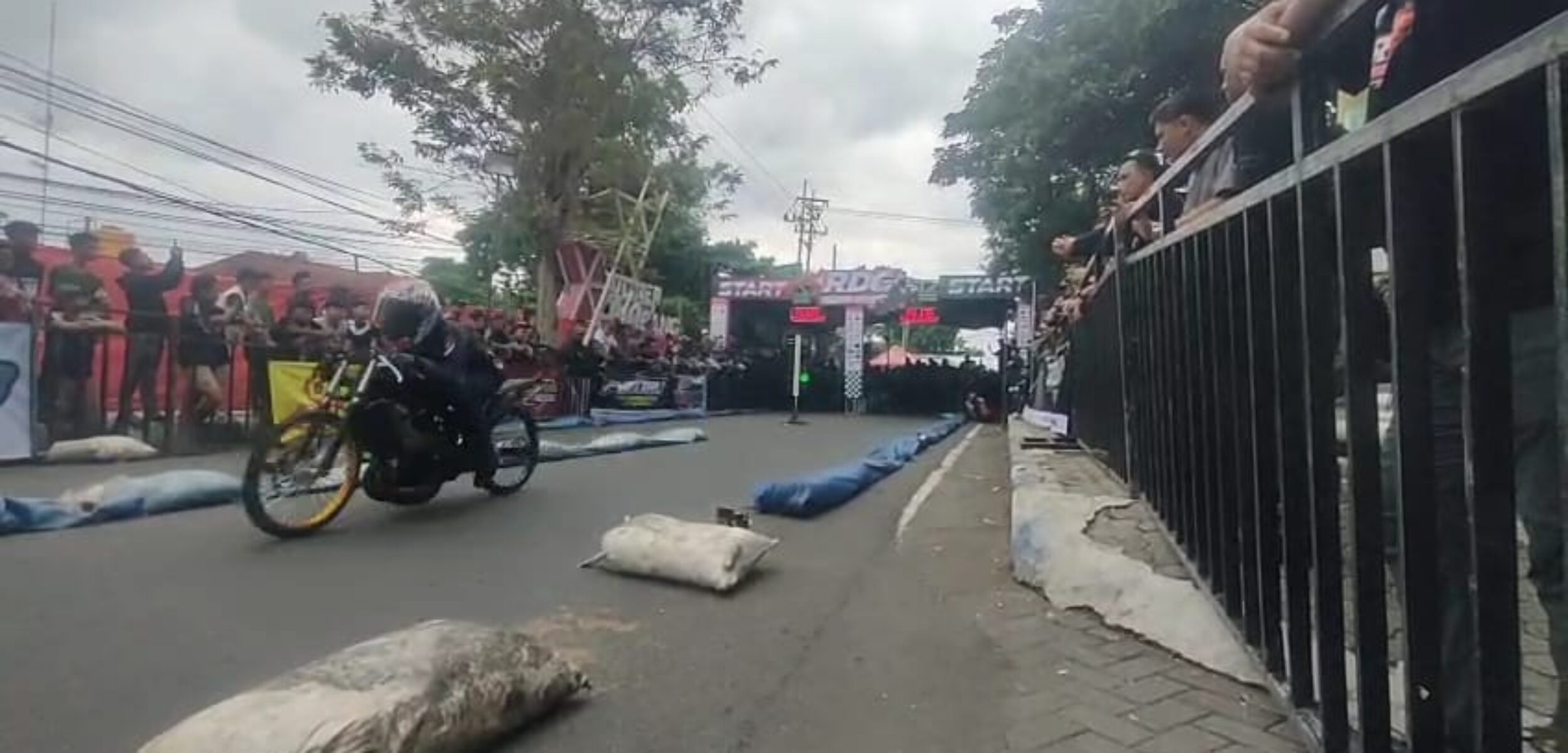 Arena dragbike Jombang Cup 2026 Polres Jombang.