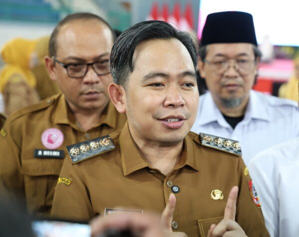 Targetkan Penurunan Angka Stunting dan Kematian Ibu-Anak. Gus Fawait Terjunkan 1200 Tenaga Kesehatan.