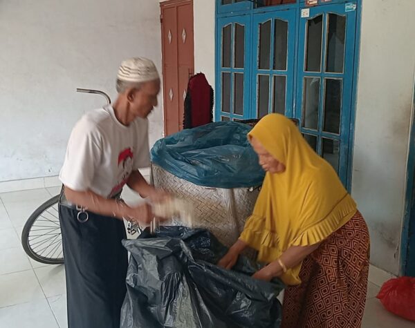 Disiplin Menabung Sejak 1980-an, Penghasilan Seribu Rupiah Disisihkan untuk Haji