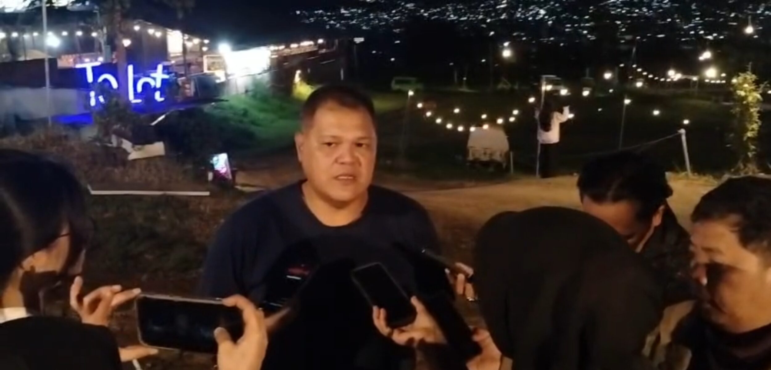 Frederick Sultan Hadi Wijaya, dari PT. Paramount Interprise Internasional, Bukit Bintang menegaskan polemik tarif parkir berakhir damai. (Yan)