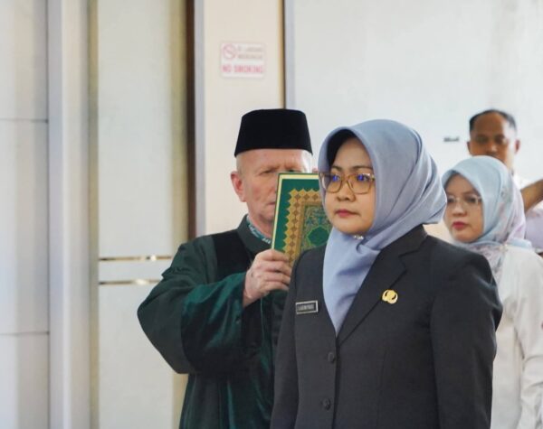 Bupati Dharmasraya Lantik Kepala Dinas Pertanian Dilantik, Begini Pesannya