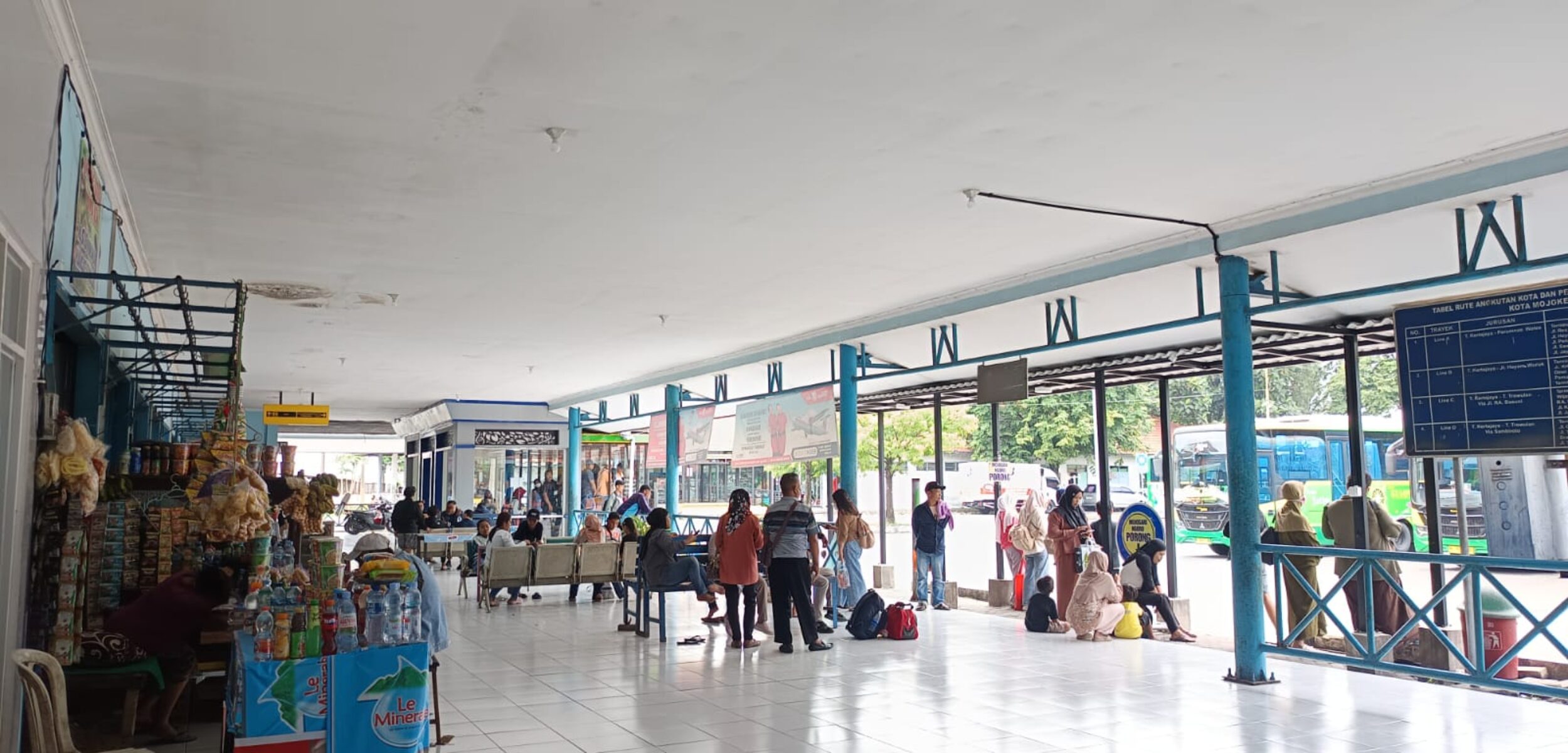 Terminal Kertajaya Mojokerto Ramai Akhir Tahun, Arus Penumpang Membludak