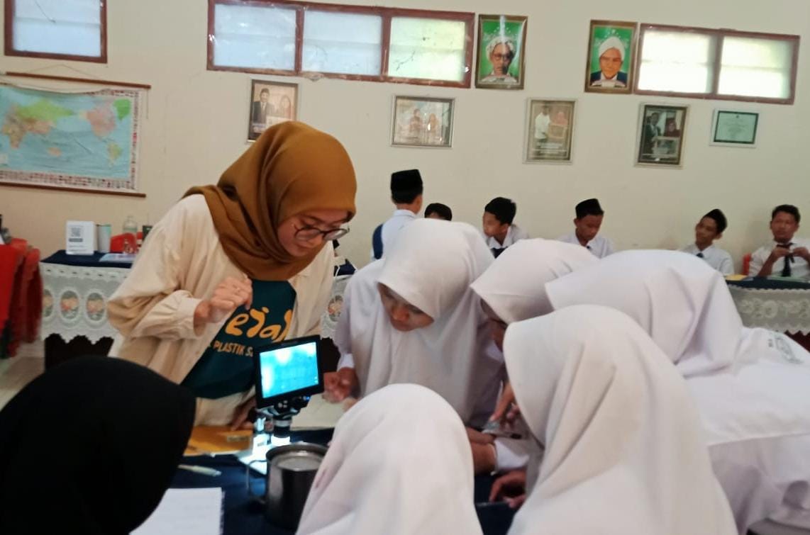 Paparan Mikroplastik