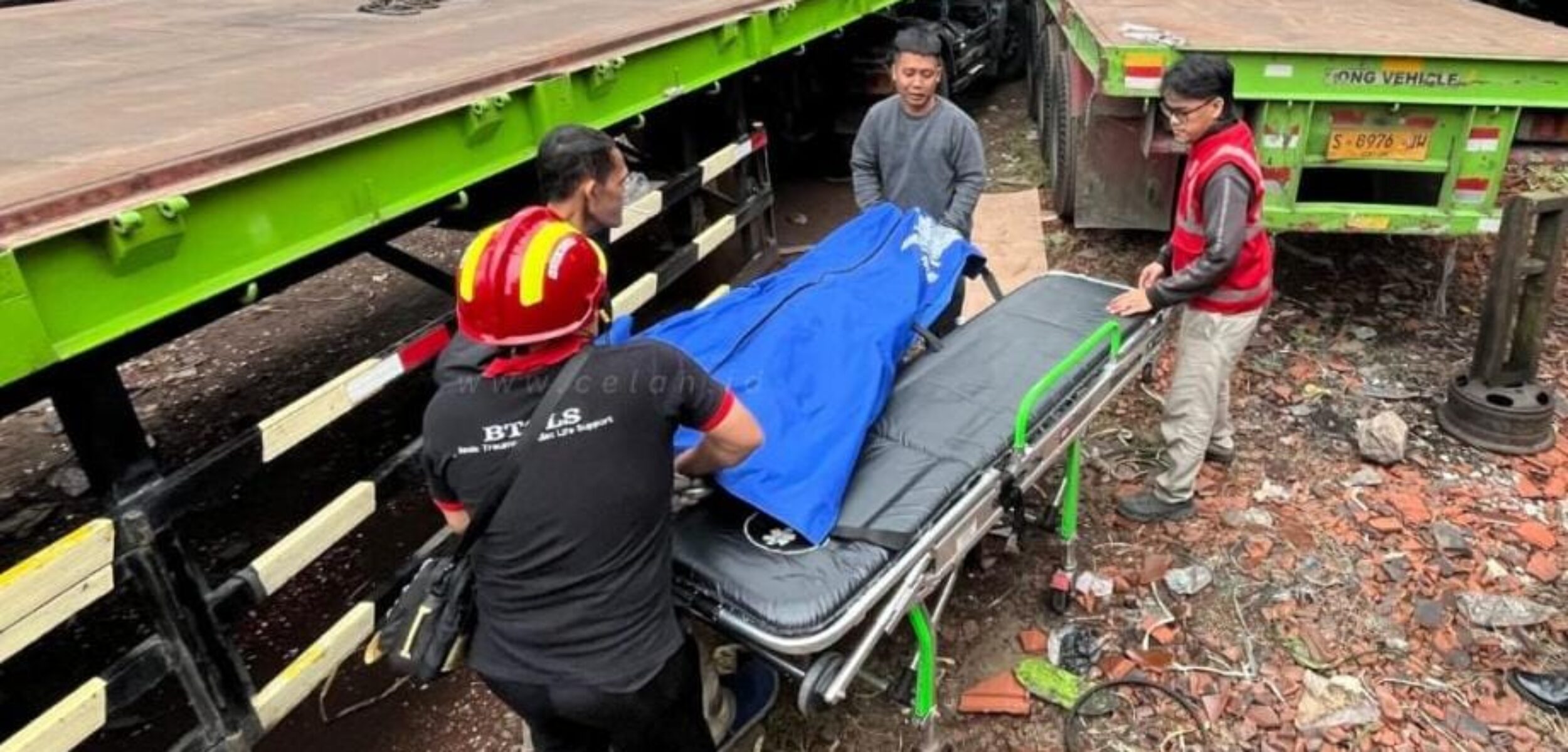 Lupa Pasang Rem Tangan, Sopir Truk di Jombang Tewas Terjepit Pintu Kendaraan Sendiri