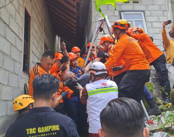 Tersengat Listrik, Warga Sleman Jatuh ke Sumur