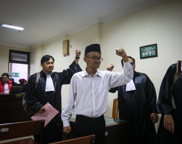 Pembakar Tenda Polisi Dituntut 1 Tahun Penjara, JPU: Terdakwa Kooperatif 