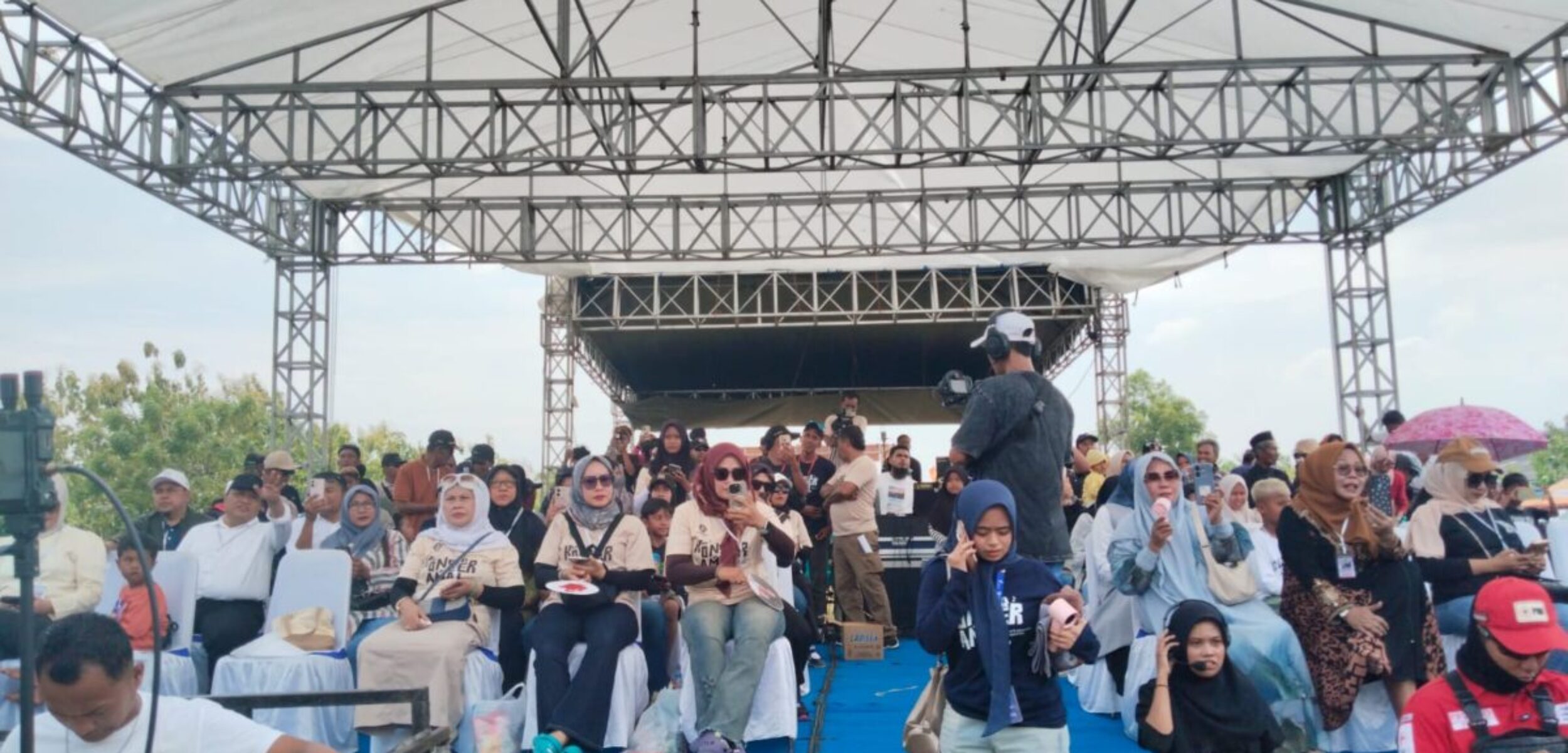 Sempat Adu Dorong di Backstage, Konser Valen di Sampang Berlangsung Aman