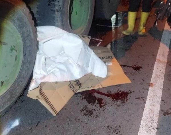 Nyalip dari Kiri, Pemotor Asal Jombang Tewas Terlindas Truk di Gedeg