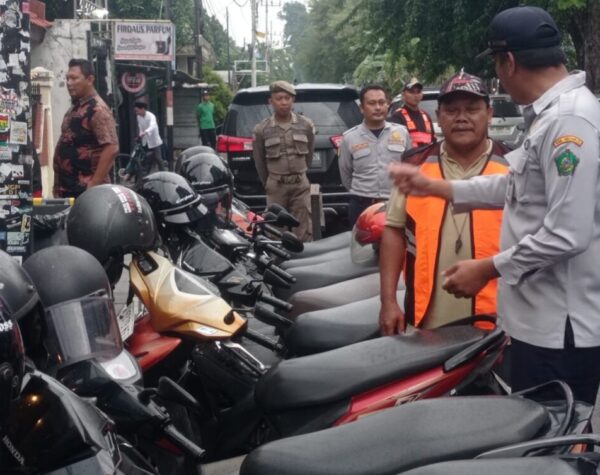 Sidak Parkir Sidoarjo, Dishub Tertibkan Jukir Ilegal & Karcis Palsu