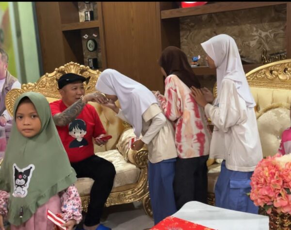 Mitra Patriot Bekasi Bagikan 100 Angpao untuk Anak Yatim dan Dhuafa di Imlek 2026
