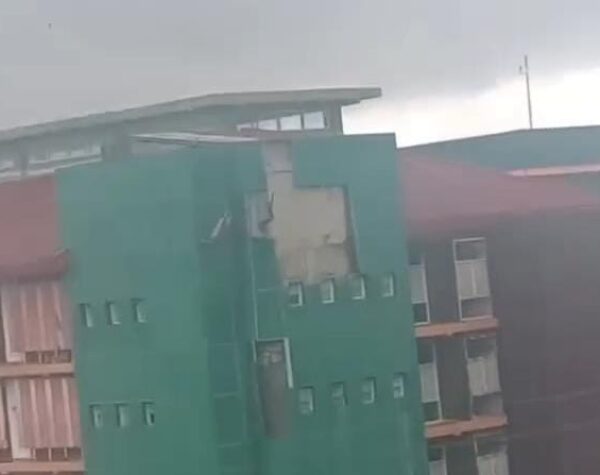 Hujan Disertai Angin Kencang Terjang Semarang, Material Bangunan Asrama UIN Walisongo Beterbangan